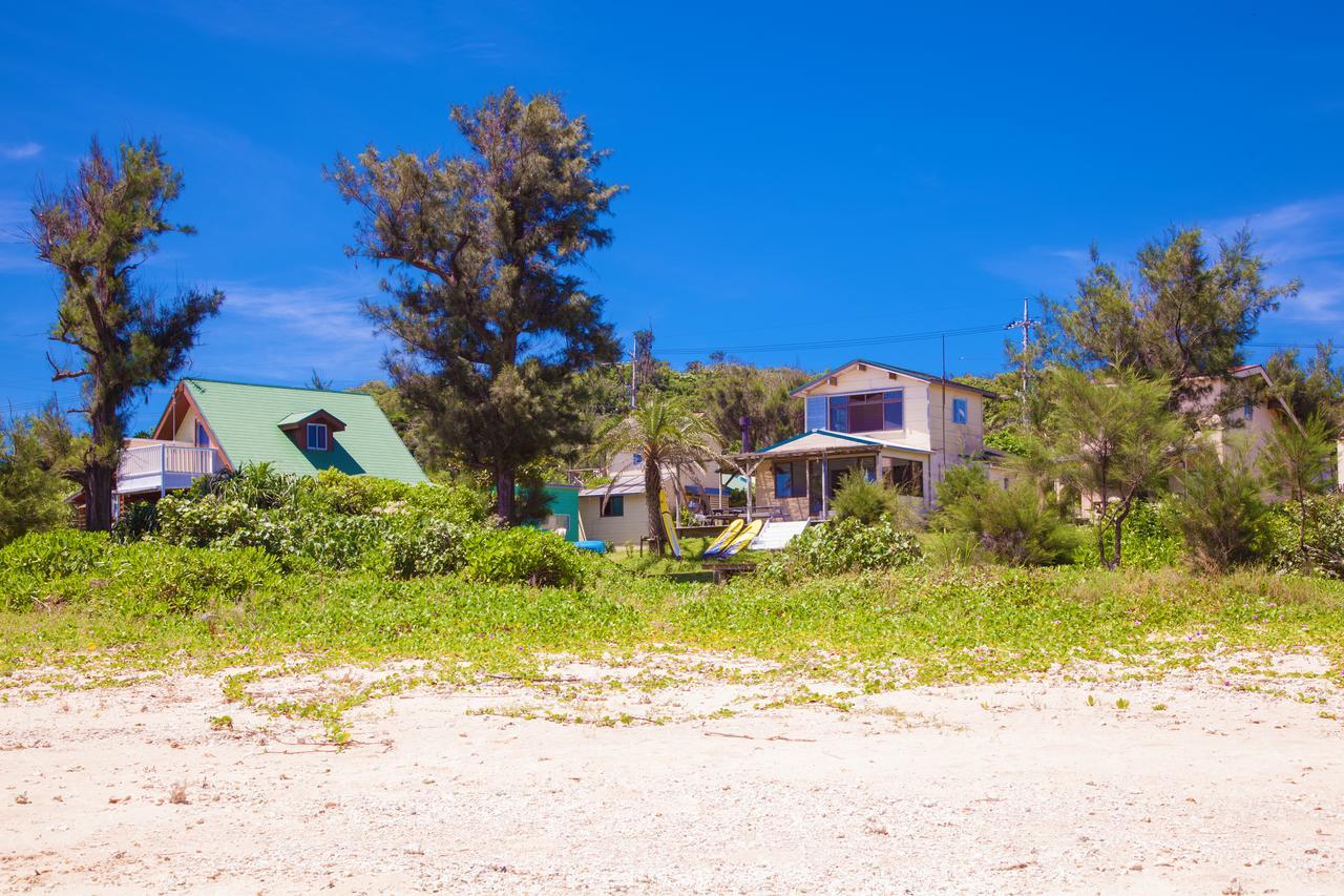 Kariyushi Condominium Resort Motobu The Beach Garden House Екстериор снимка